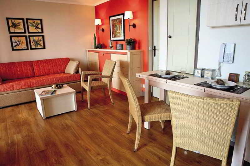 Hotel De L'Esterel Pierre & Vacances Saint-Raphaël Εξωτερικό φωτογραφία
